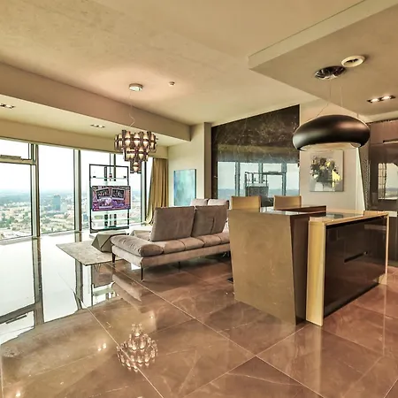 Sky Tower Prywatne Aparthotel Breslau