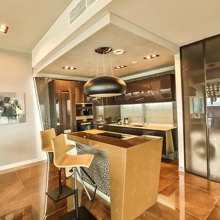 Hotel apartamentowy Sky Tower Prywatne 4*