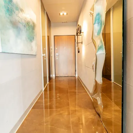 Sky Tower Prywatne 4* Wrocław